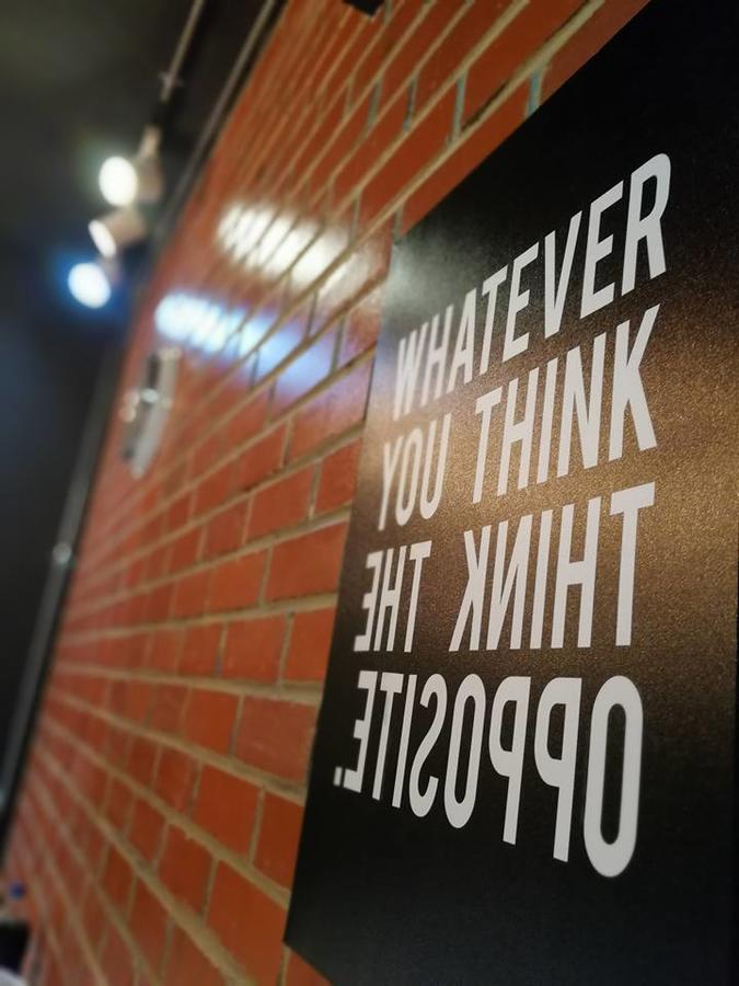 The Rise Room 쿠알라트렝가누 외부 사진 A sign at the entrance of the building