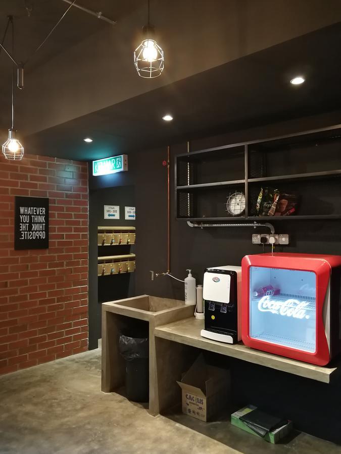 The Rise Room 쿠알라트렝가누 외부 사진 The interior of a typical Starbucks store