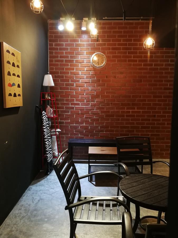 The Rise Room 쿠알라트렝가누 외부 사진 The interior of the restaurant