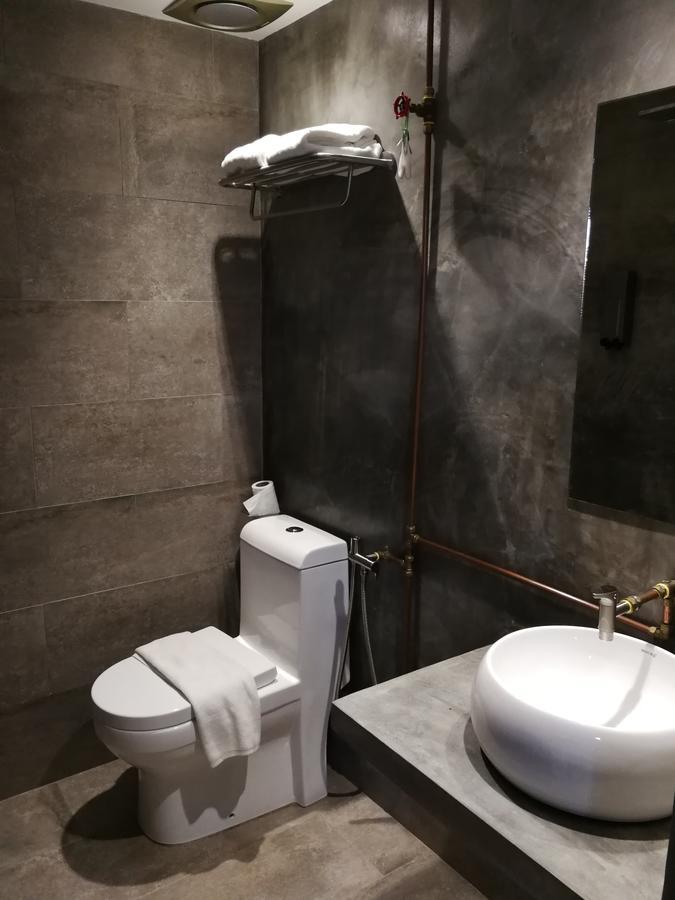 The Rise Room 쿠알라트렝가누 외부 사진 Bathroom